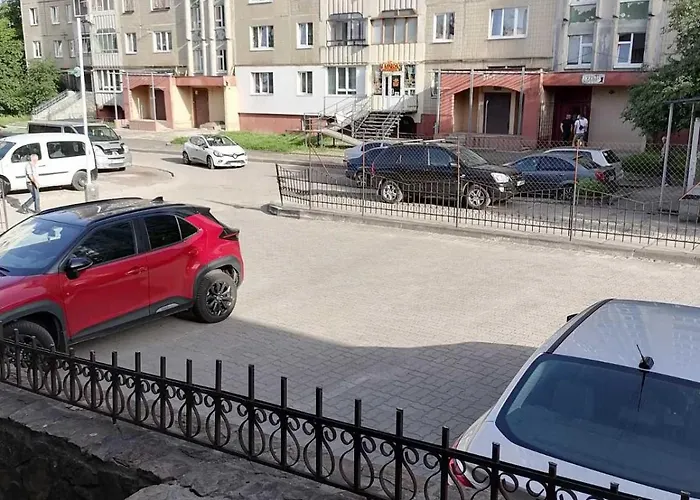 український дворик Готель Львів